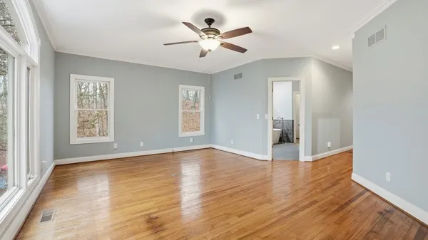 921 Poplar Pl Monteagle, TN 37356