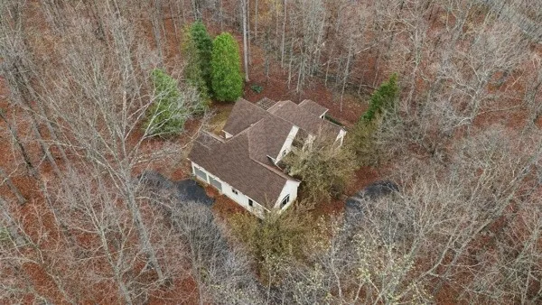921 Poplar Pl Monteagle, TN 37356