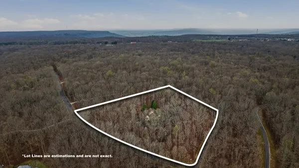 921 Poplar Pl Monteagle, TN 37356