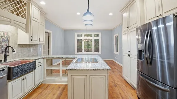 921 Poplar Pl Monteagle, TN 37356