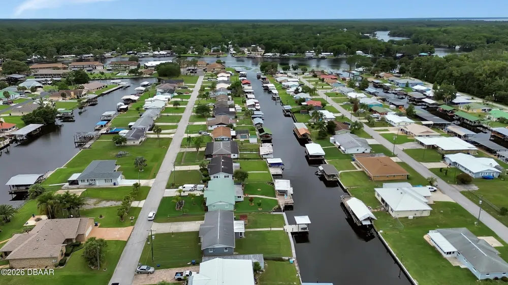 1610 Juno Trail Astor, FL 32102