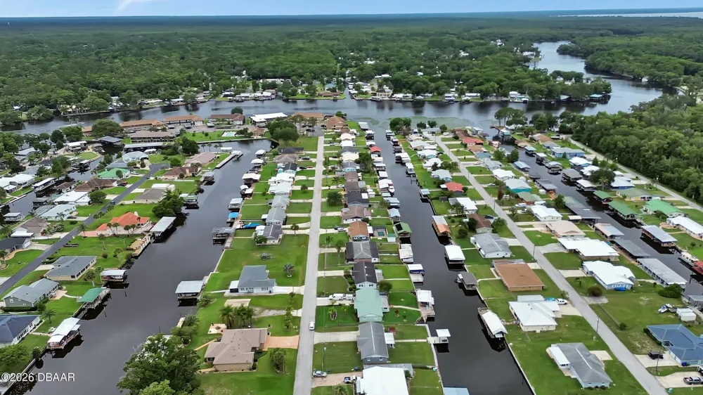 1610 Juno Trail Astor, FL 32102