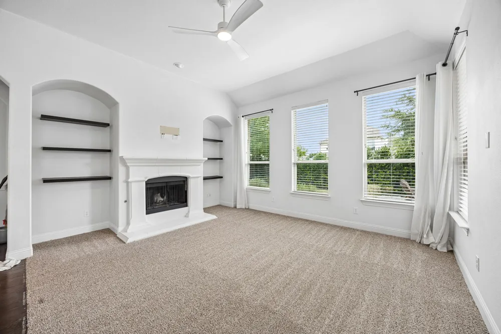 6827 Sunshade Lane Dallas, TX 75236