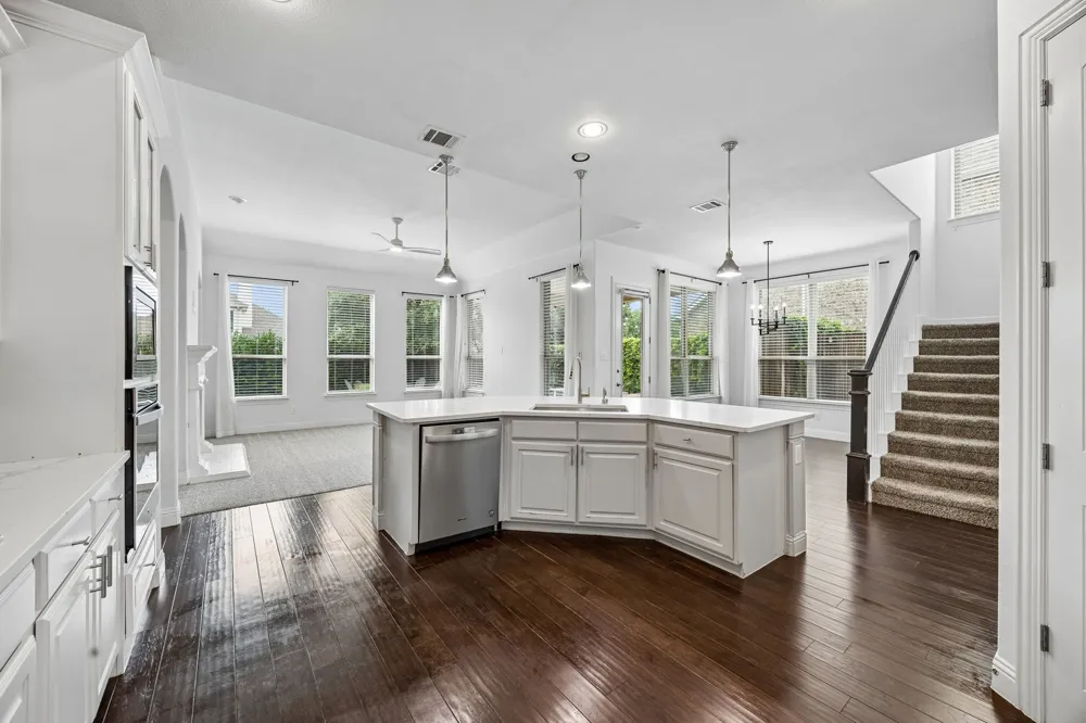 6827 Sunshade Lane Dallas, TX 75236