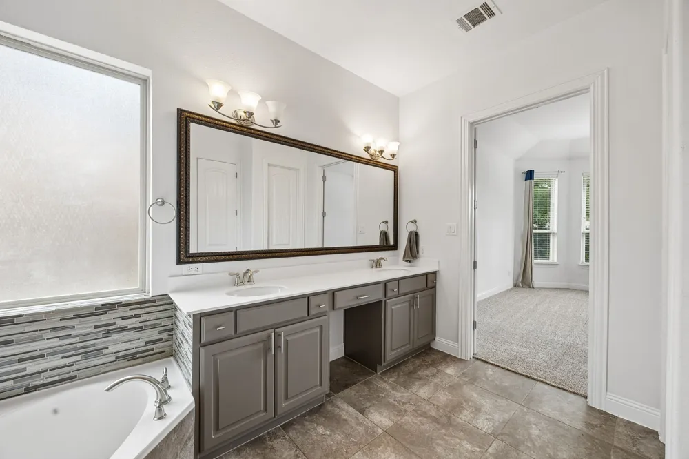 6827 Sunshade Lane Dallas, TX 75236