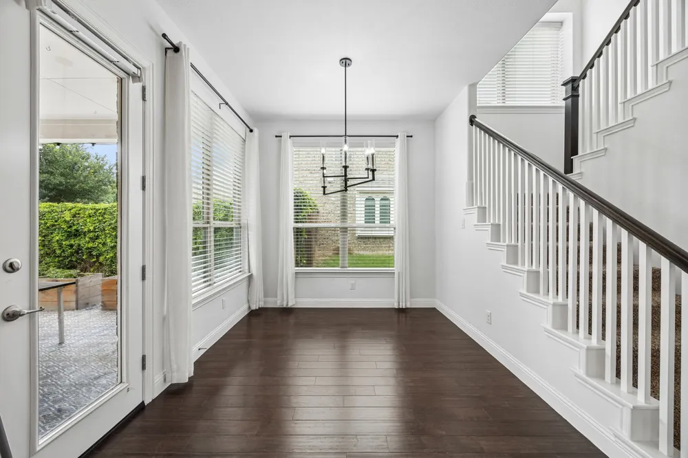 6827 Sunshade Lane Dallas, TX 75236