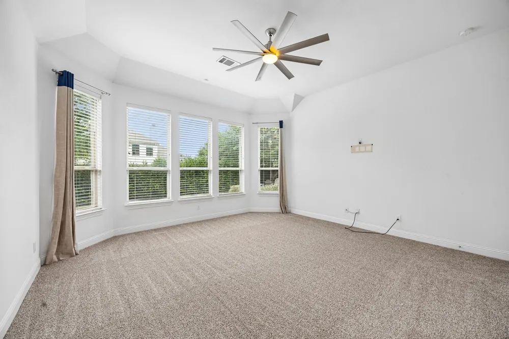 6827 Sunshade Lane Dallas, TX 75236