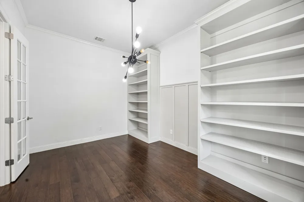 6827 Sunshade Lane Dallas, TX 75236