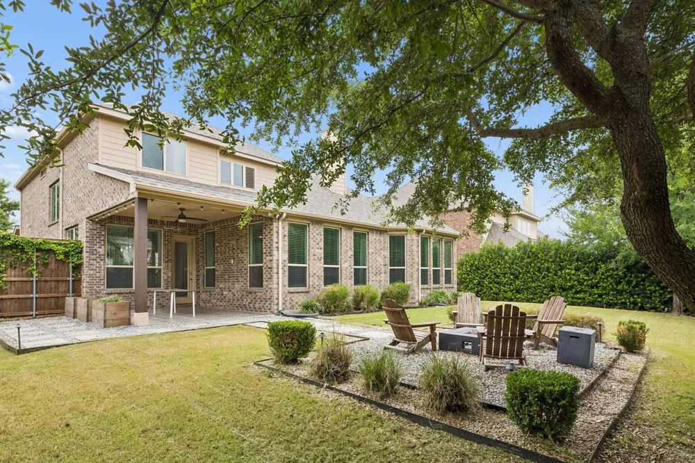 6827 Sunshade Lane Dallas, TX 75236