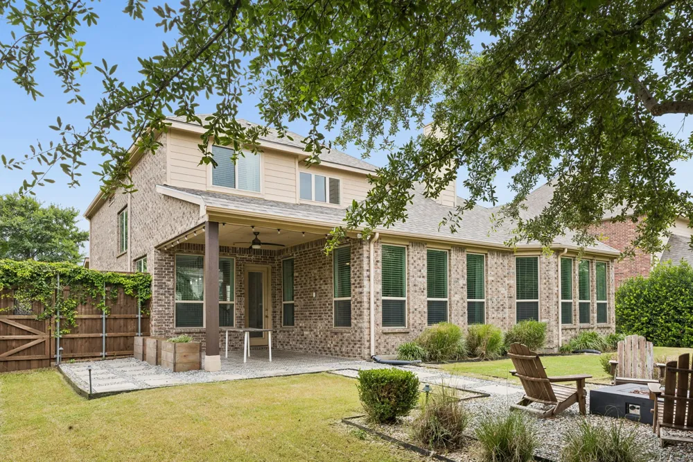 6827 Sunshade Lane Dallas, TX 75236