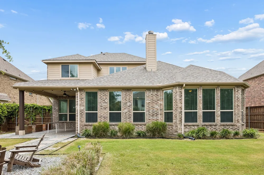6827 Sunshade Lane Dallas, TX 75236