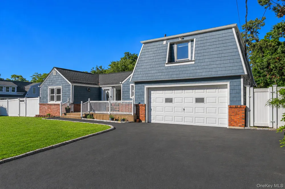 33 Lillian Road Nesconset, NY 11767