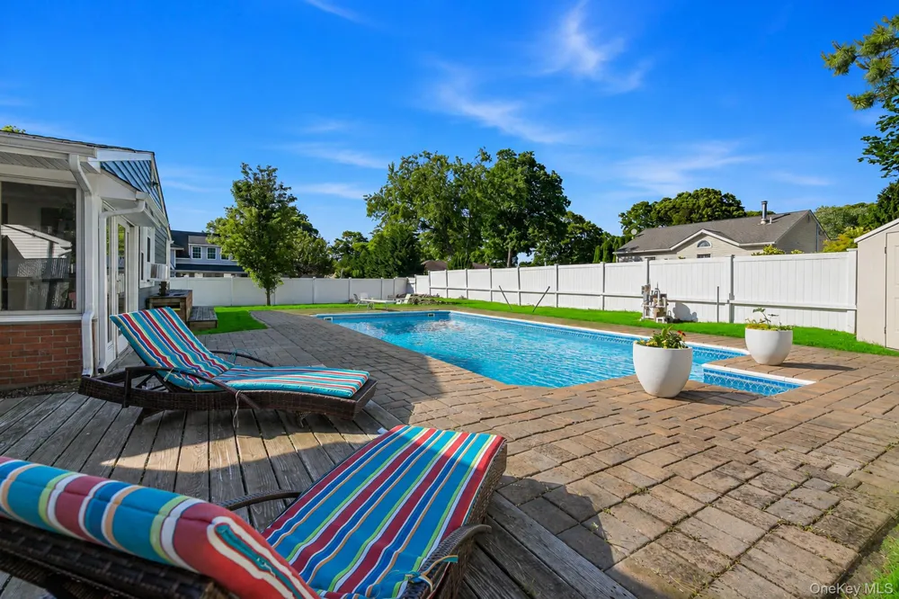 33 Lillian Road Nesconset, NY 11767