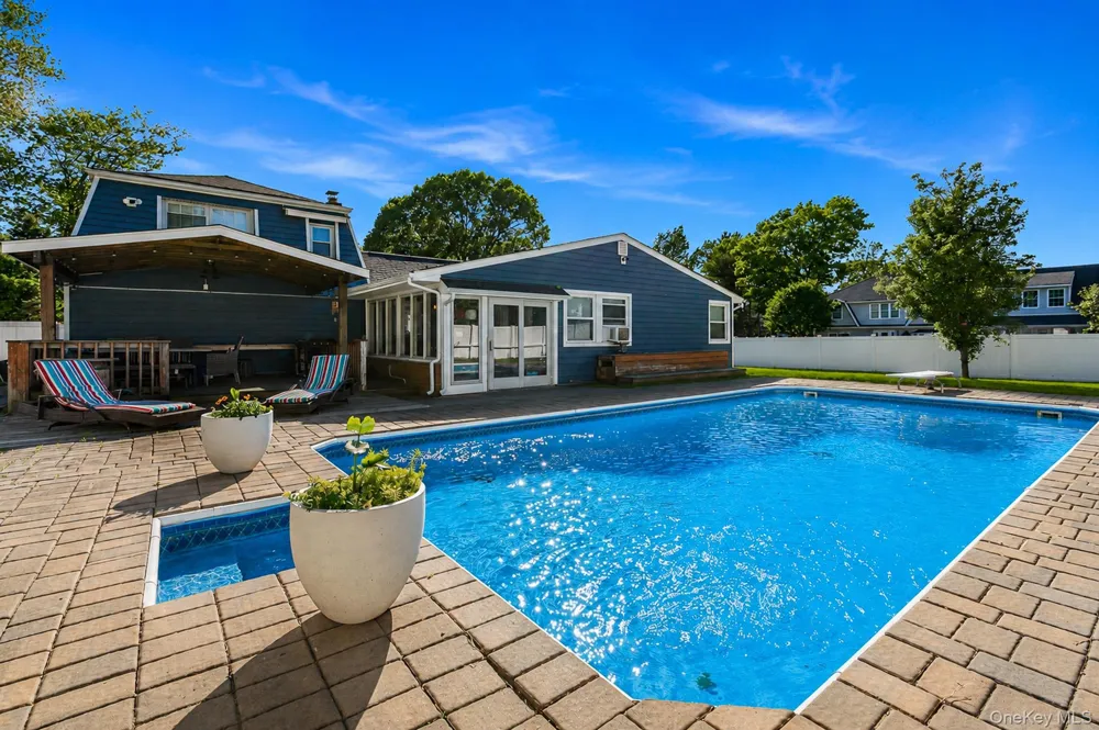 33 Lillian Road Nesconset, NY 11767