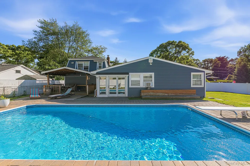 33 Lillian Road Nesconset, NY 11767