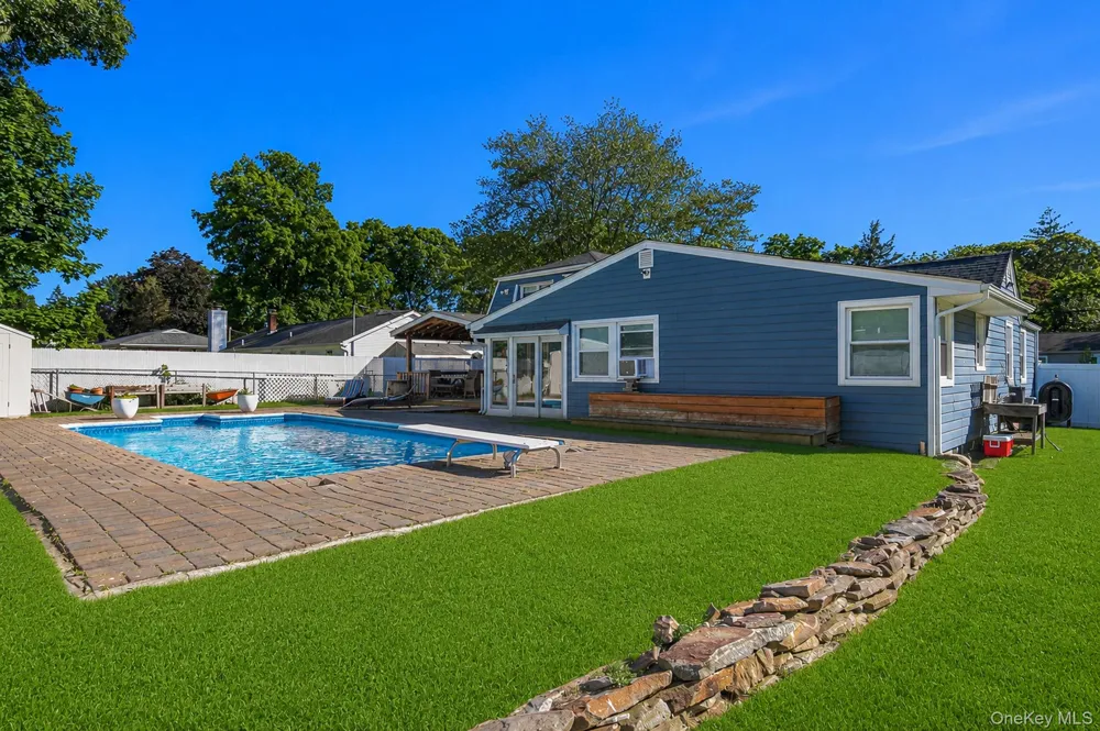33 Lillian Road Nesconset, NY 11767
