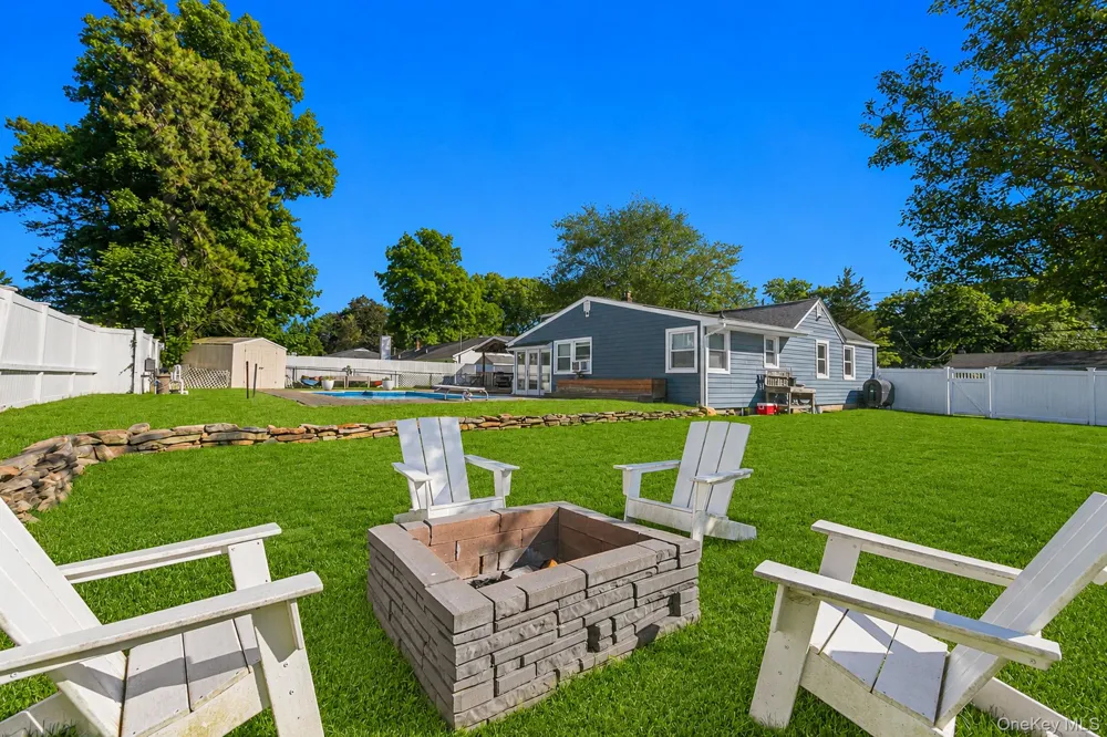 33 Lillian Road Nesconset, NY 11767