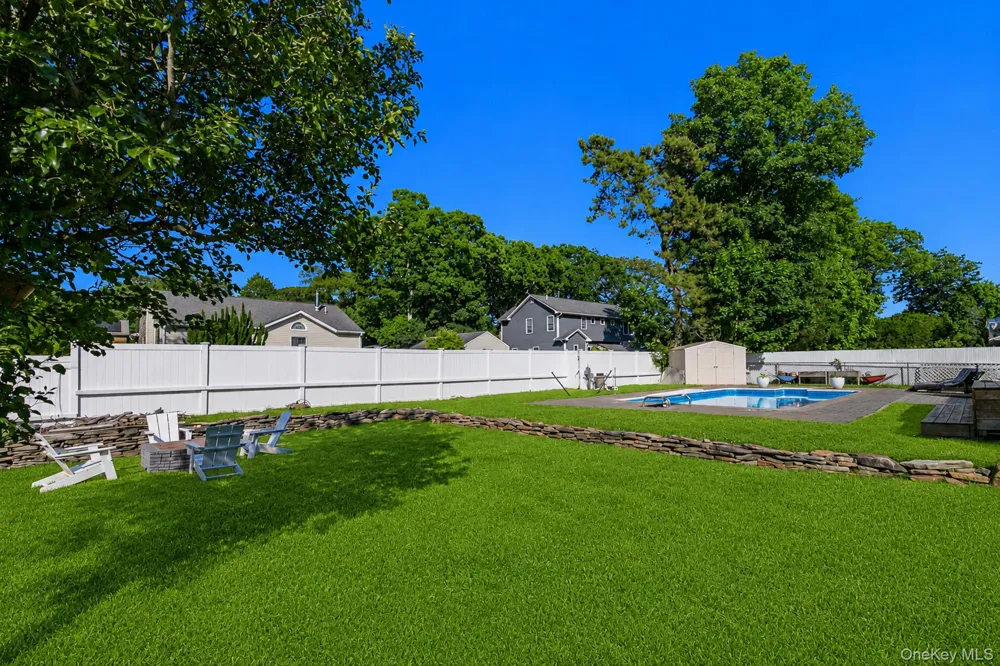33 Lillian Road Nesconset, NY 11767