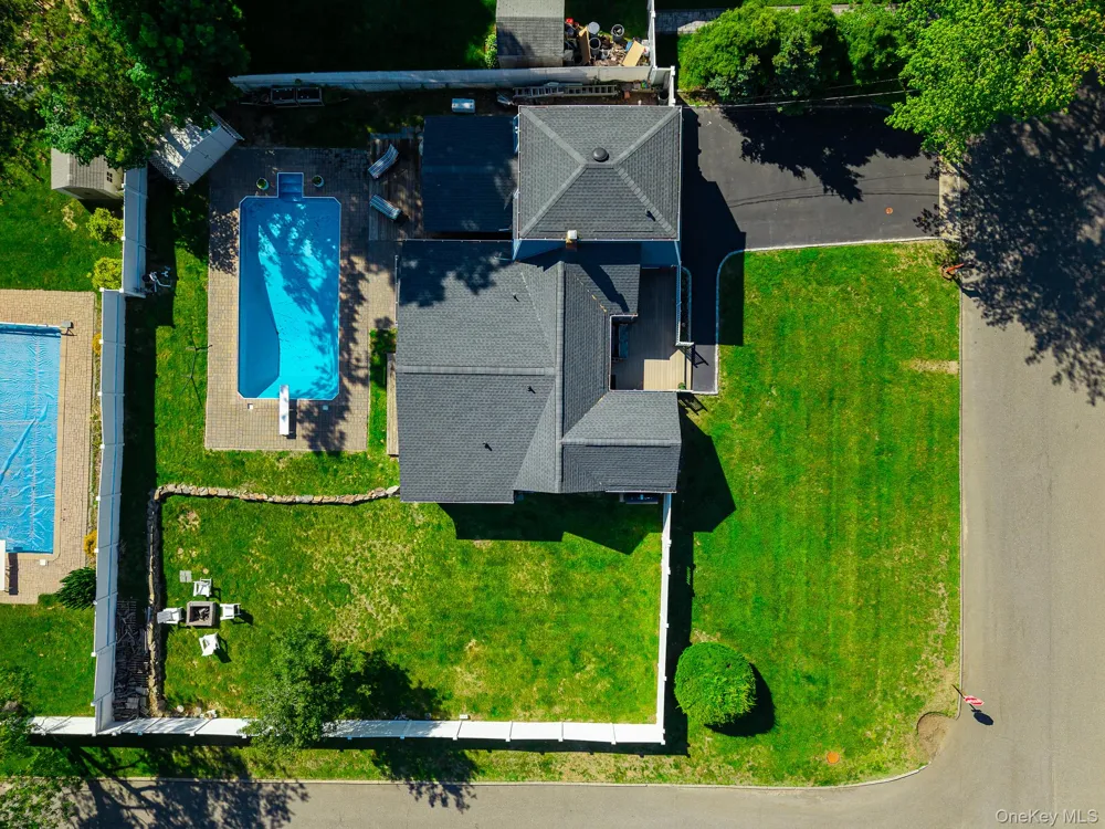 33 Lillian Road Nesconset, NY 11767
