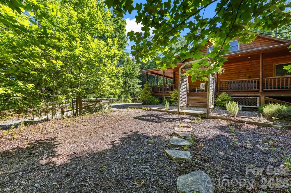 128 Hummingbird Lane Almond, NC 28702
