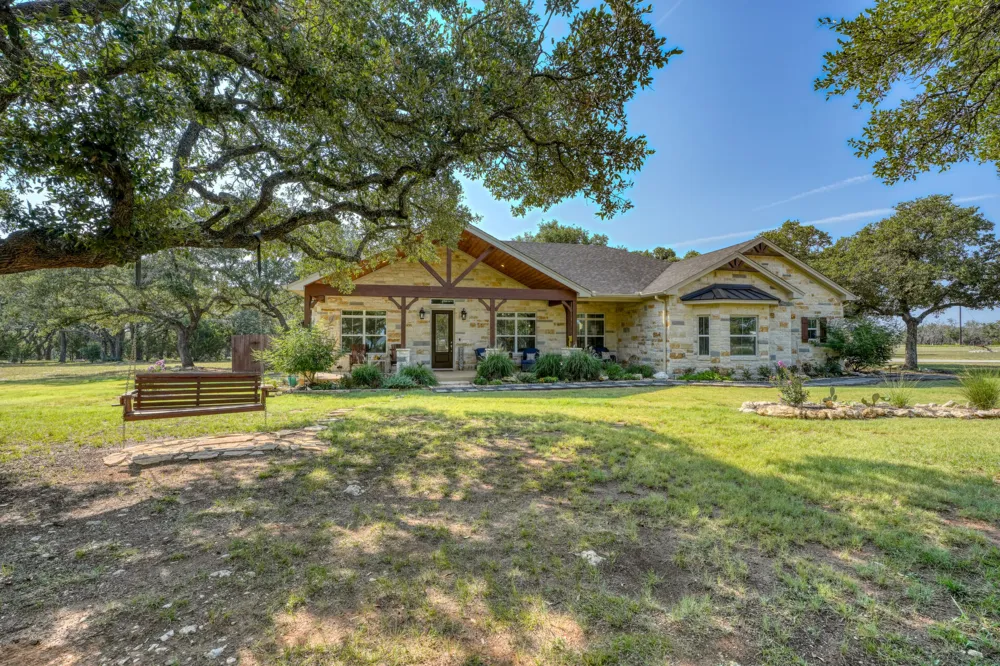105 Buffalo Bend Lampasas, TX 76550