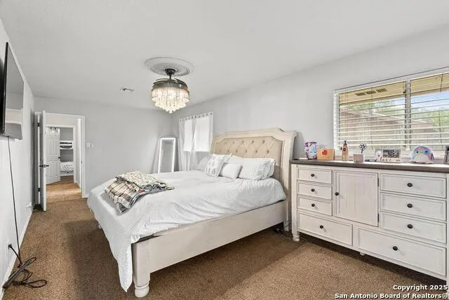 1404 Las Palmas Beeville, TX 78102