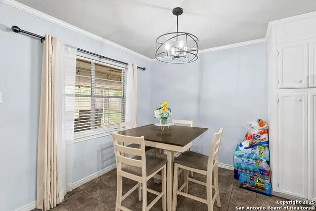 1404 Las Palmas Beeville, TX 78102