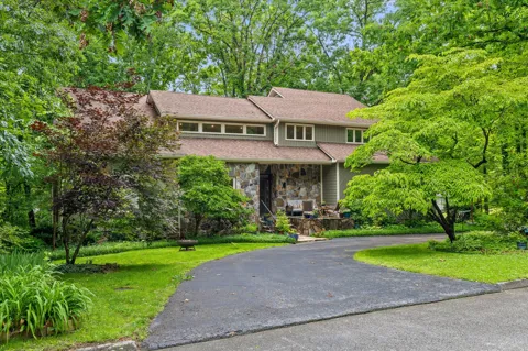 10 Pebble Lane