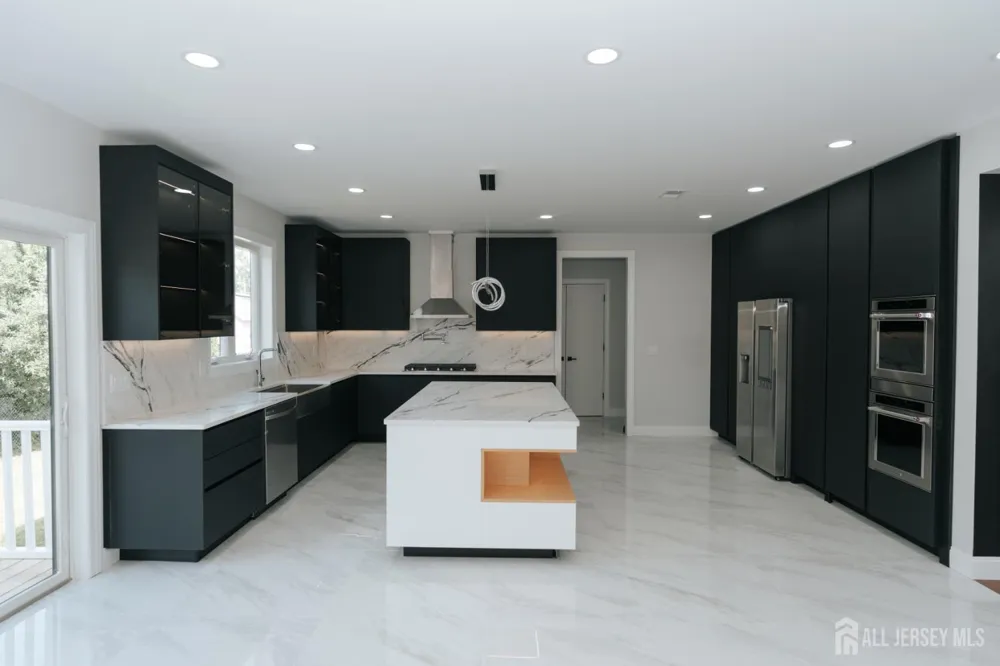 40 Wright Street Iselin, NJ 08830