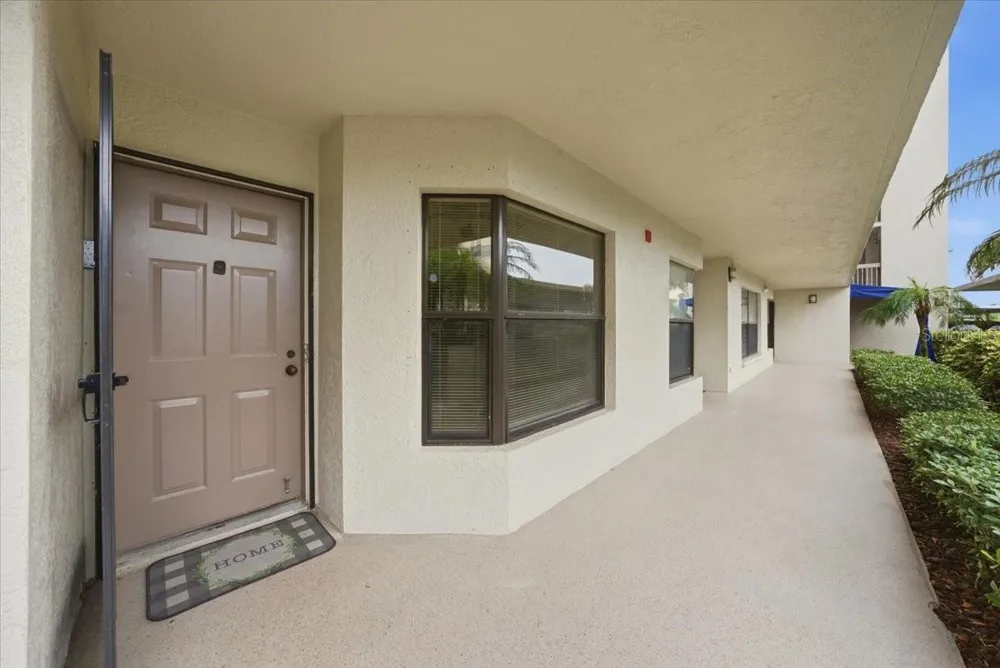 1332 PASADENA AVENUE S #102 South Pasadena, FL 33707