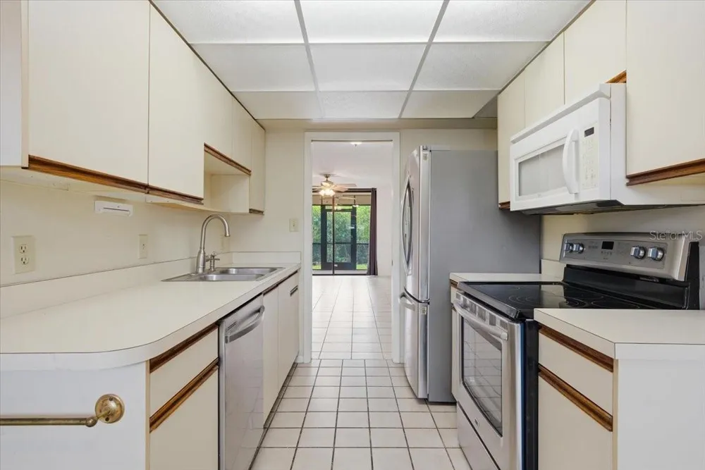 1332 PASADENA AVENUE S #102 South Pasadena, FL 33707