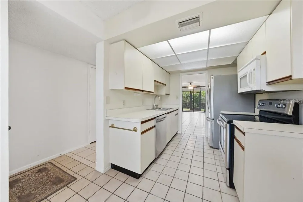 1332 PASADENA AVENUE S #102 South Pasadena, FL 33707