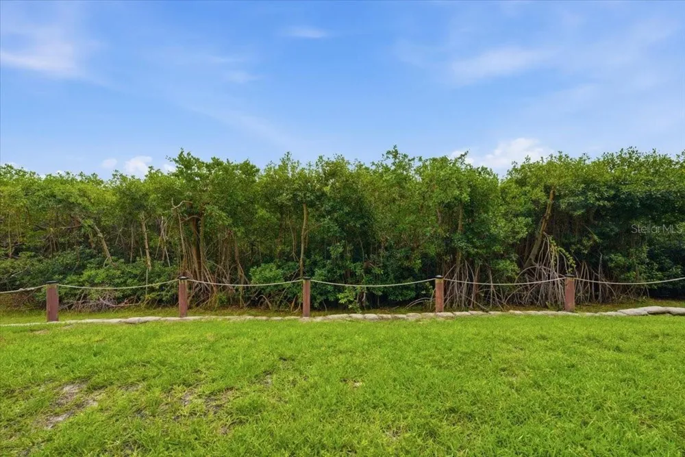 1332 PASADENA AVENUE S #102 South Pasadena, FL 33707