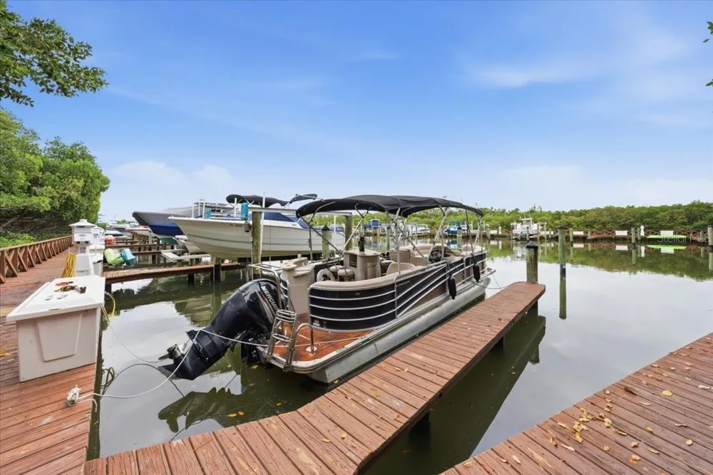 1332 PASADENA AVENUE S #102 South Pasadena, FL 33707