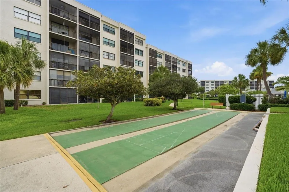1332 PASADENA AVENUE S #102 South Pasadena, FL 33707