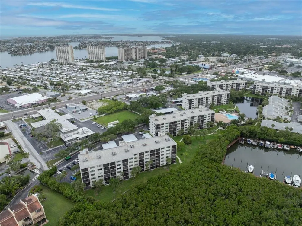 1332 PASADENA AVENUE S #102 South Pasadena, FL 33707