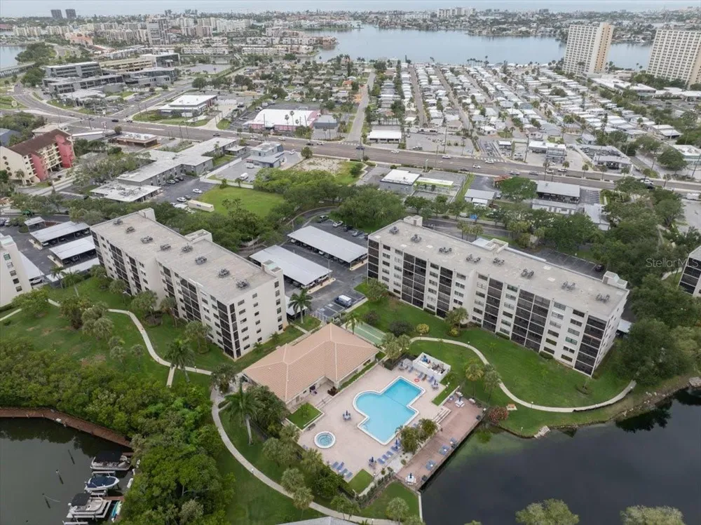 1332 PASADENA AVENUE S #102 South Pasadena, FL 33707