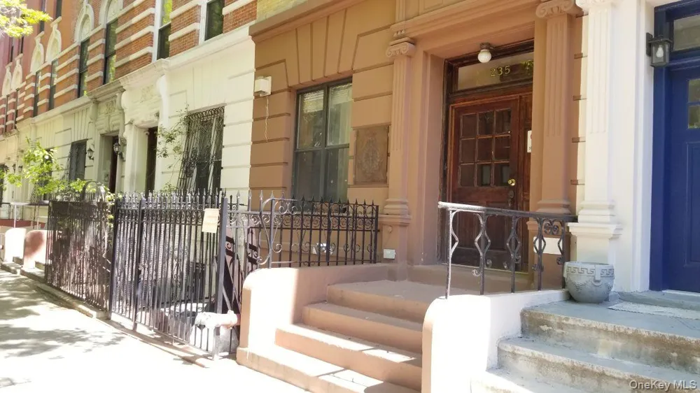 235 W 137th Street #1F New York (Manhattan), NY 10030