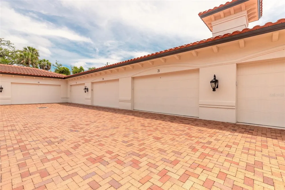 5090 RIVERSIDE DRIVE #103 Port Orange, FL 32127
