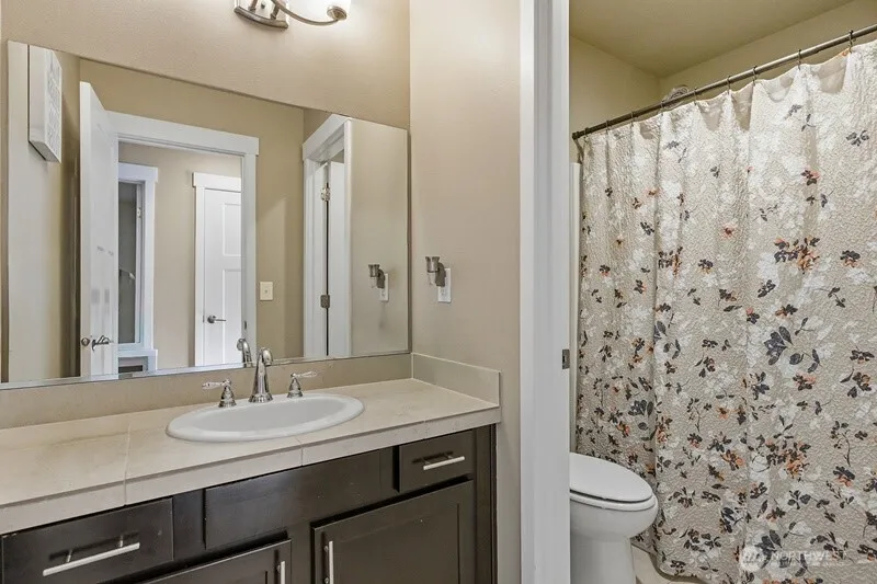 33852 56th Place S Auburn, WA 98001