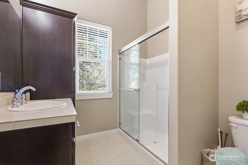 33852 56th Place S Auburn, WA 98001