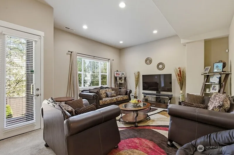 33852 56th Place S Auburn, WA 98001