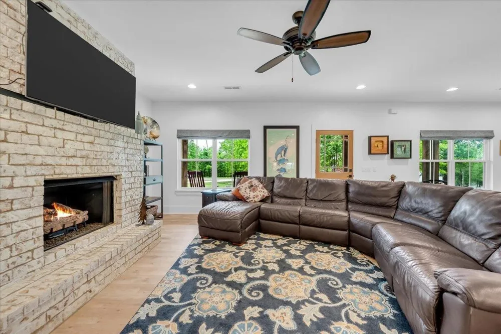 2564 Raulston Falls Road Jasper, TN 37347