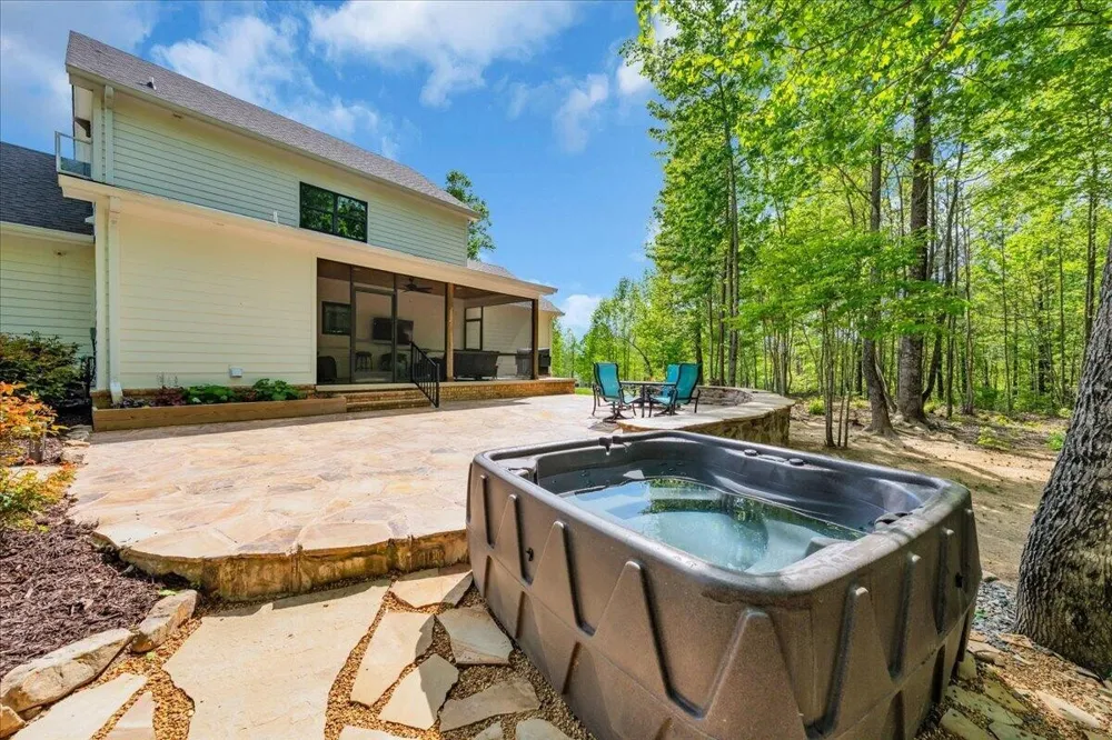 2564 Raulston Falls Road Jasper, TN 37347