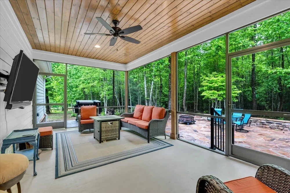 2564 Raulston Falls Road Jasper, TN 37347