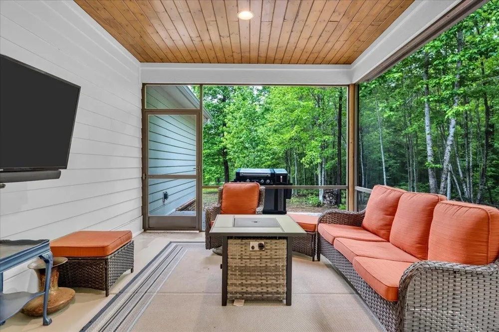 2564 Raulston Falls Road Jasper, TN 37347