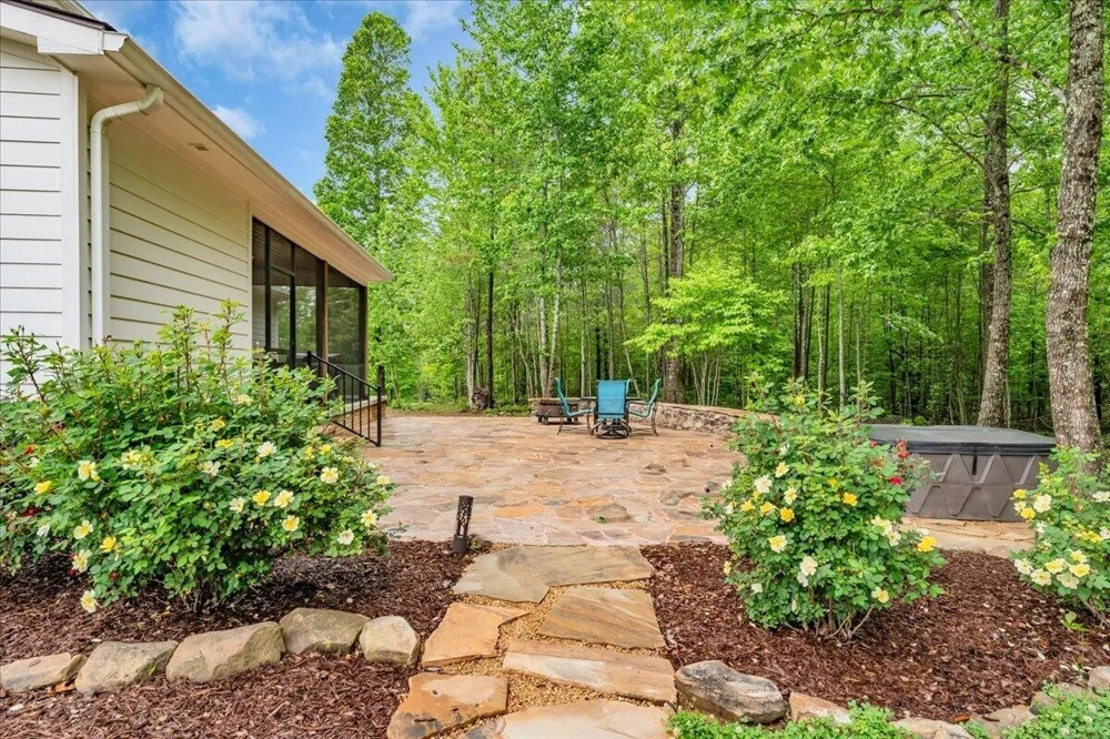 2564 Raulston Falls Road Jasper, TN 37347