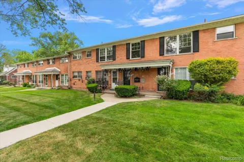 3211 Benjamin Avenue #13