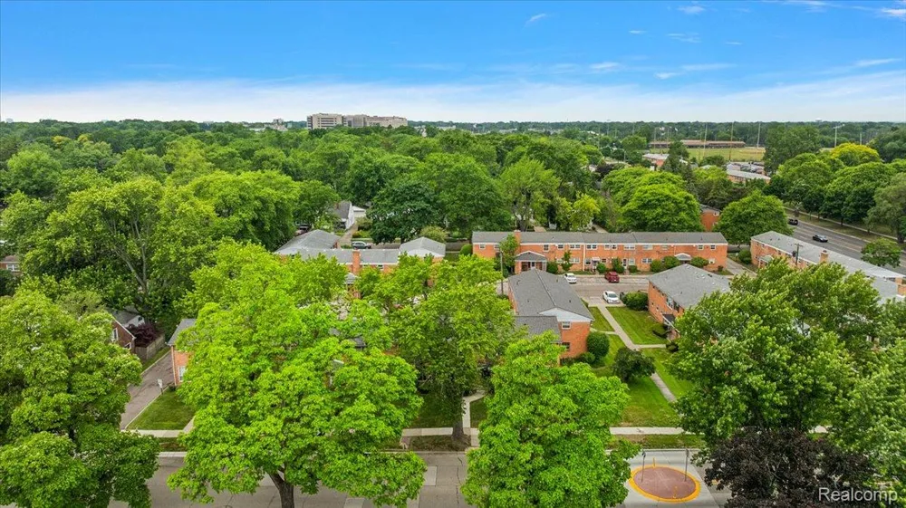 3211 Benjamin Avenue #13 Royal Oak City, MI 48073