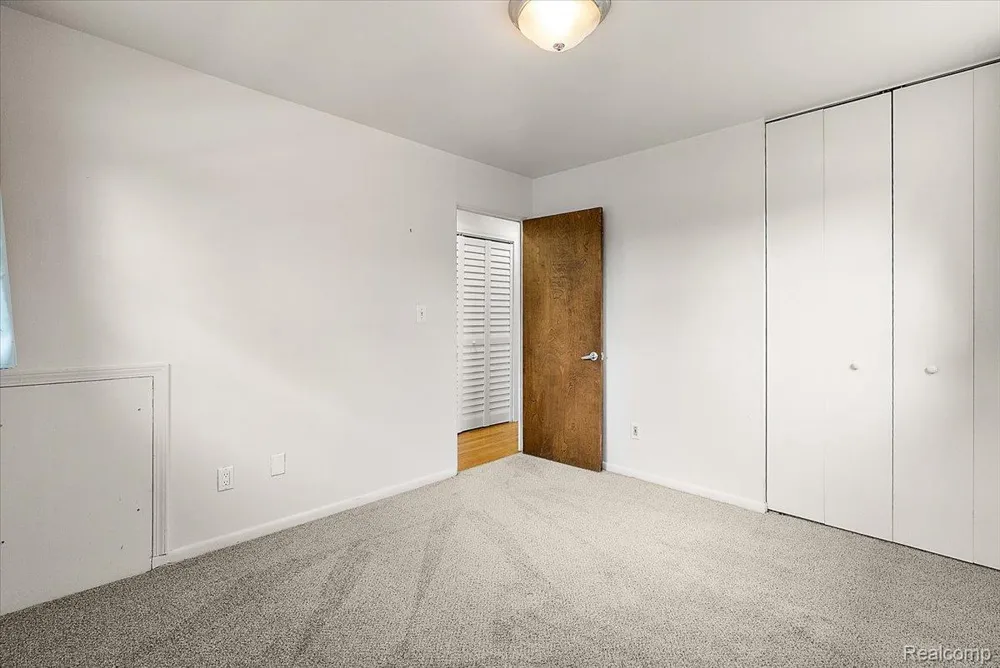 3211 Benjamin Avenue #13 Royal Oak City, MI 48073